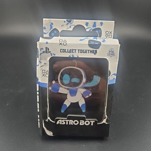 PlayStation Astro Bot Collectible Pin Club Enamel Pin Official Merchandise Boxed - Picture 1 of 5